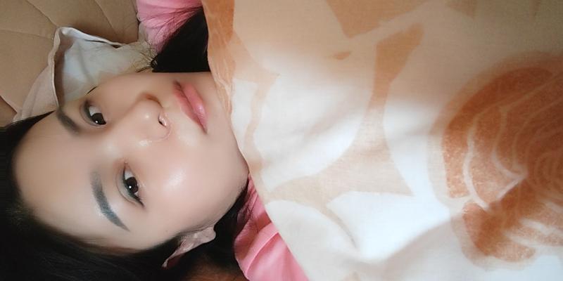 汉口火车站娇小女人