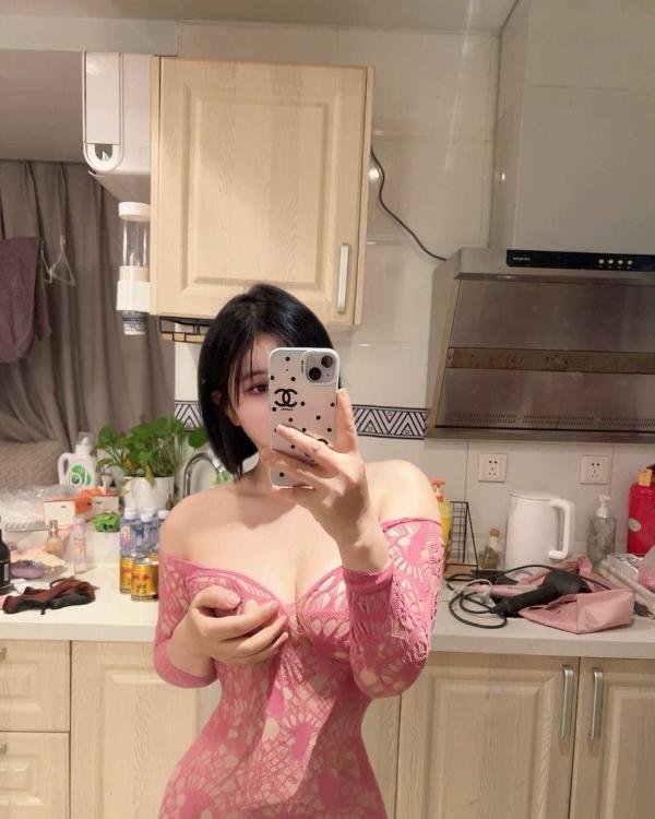 丰满翘臀颜值老师