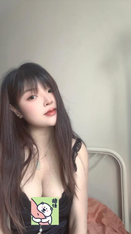 风骚肥臀大奶的小爱