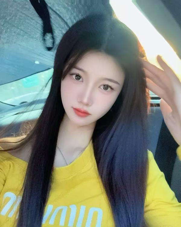 湿吻瑜伽老师袁满