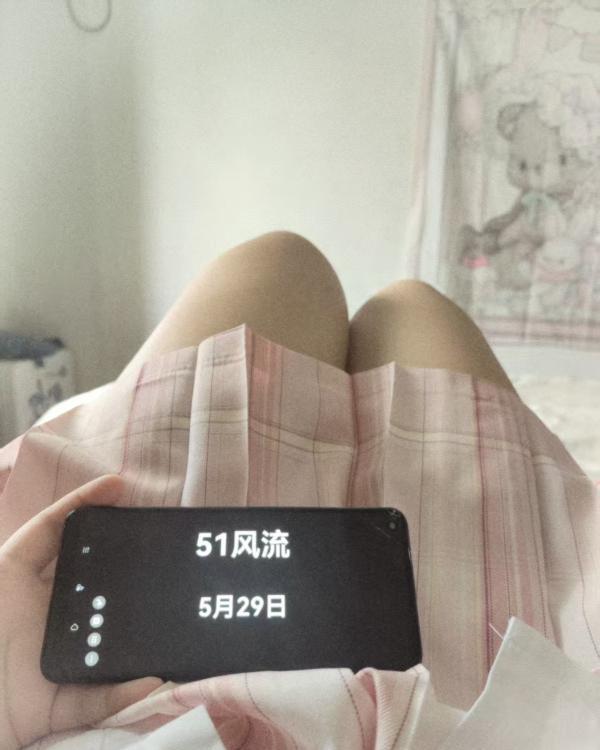 大臀嫩妹爽歪歪