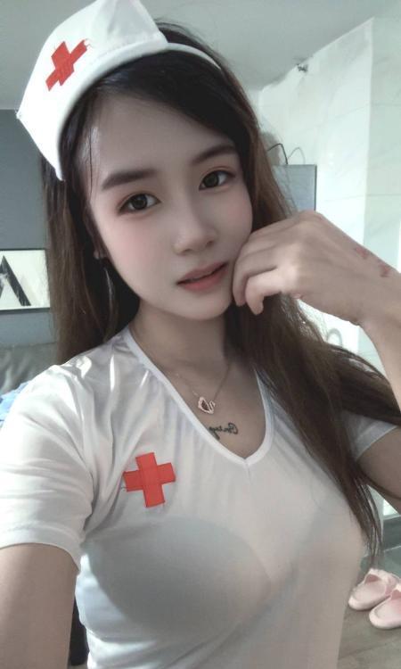 二刷东站护士诗涵
