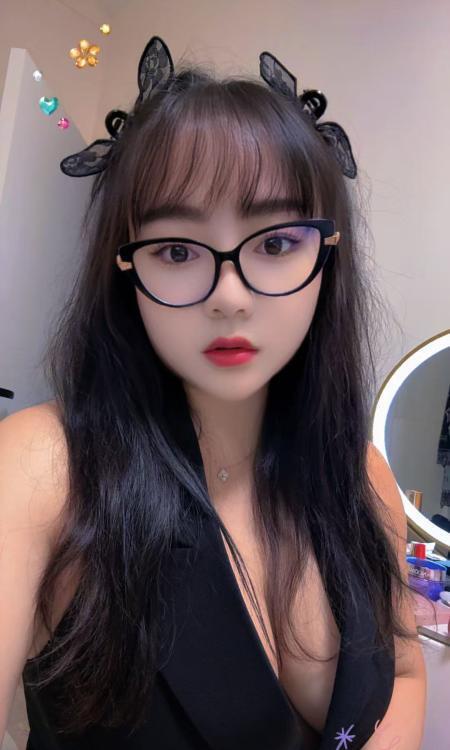 上海体育场巨乳伊诺