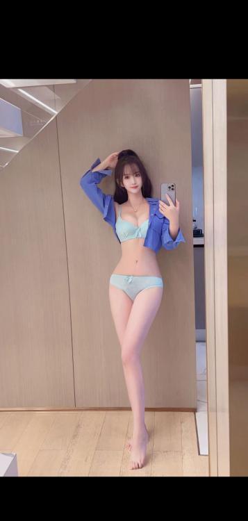 翘臀丰乳角色扮演