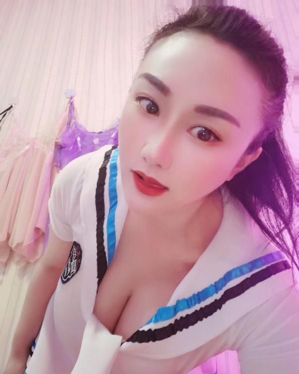 服务型风骚少妇