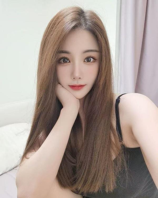 前凸后翘美乳绾绾