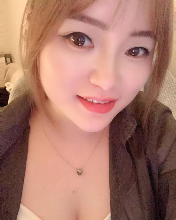 蜀山会深喉的大白兔