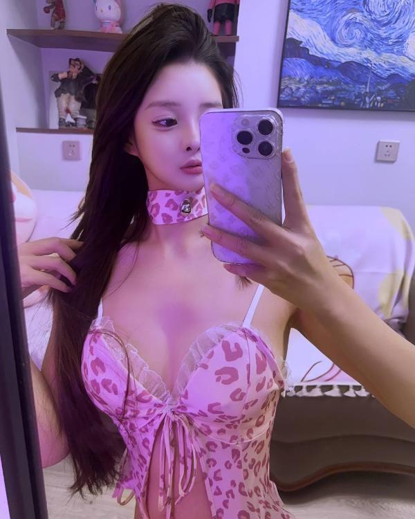 颜值纯欲妹子宝儿