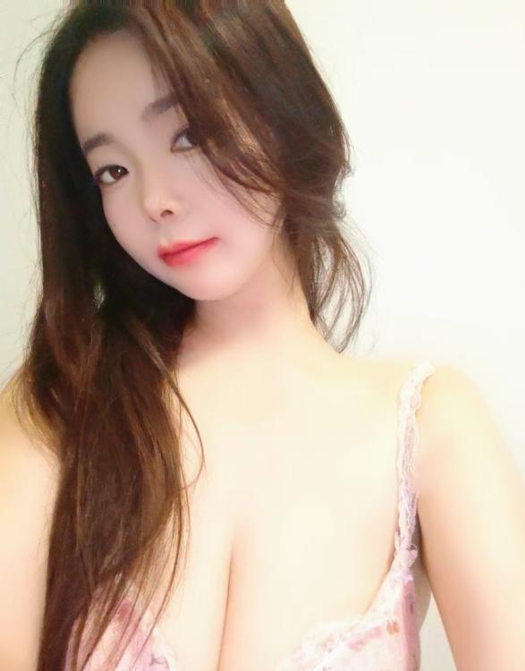 返食巨乳姐姐糖糖