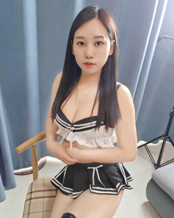 大熊小蛮腰妹子