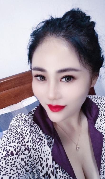 昆山胸大屁股大