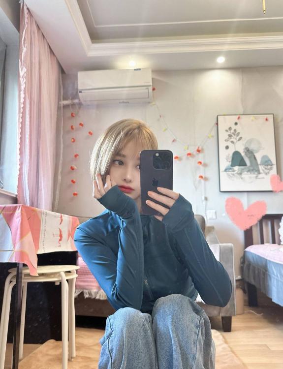 性感丰满大胸妹子