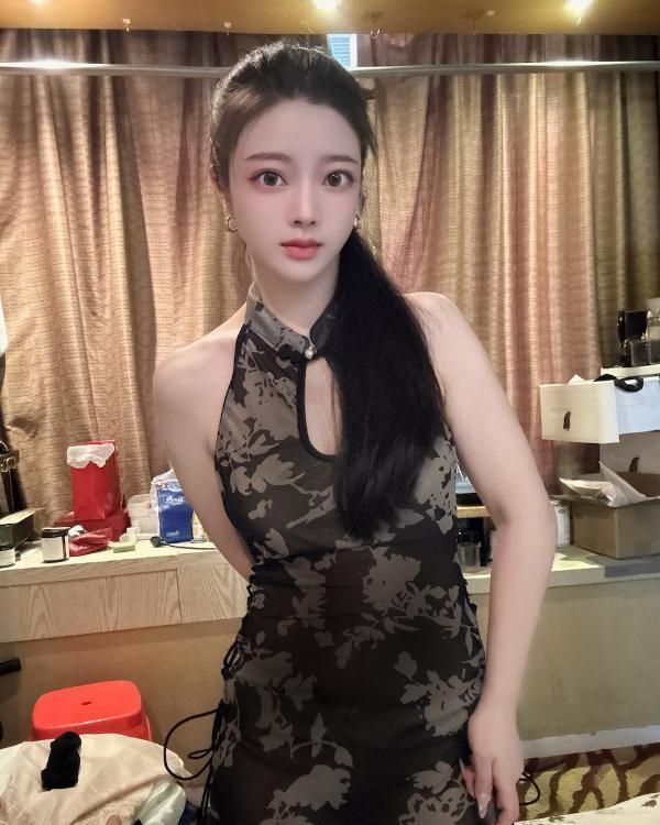 柒柒诱人大奶旗袍