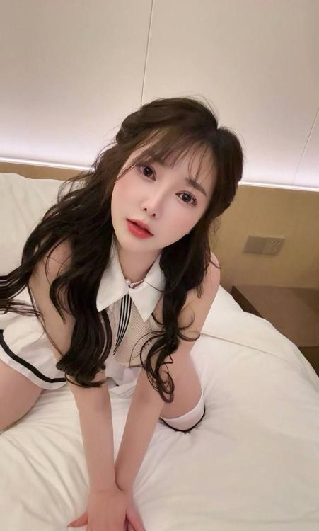 虹口性感大胸奶糖妹妹