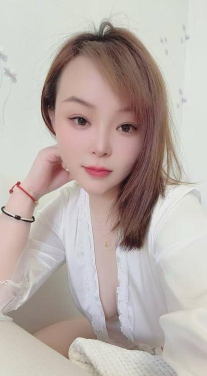 欢乐谷大胸姐姐