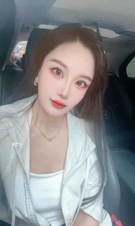 龙华西宝小姐姐