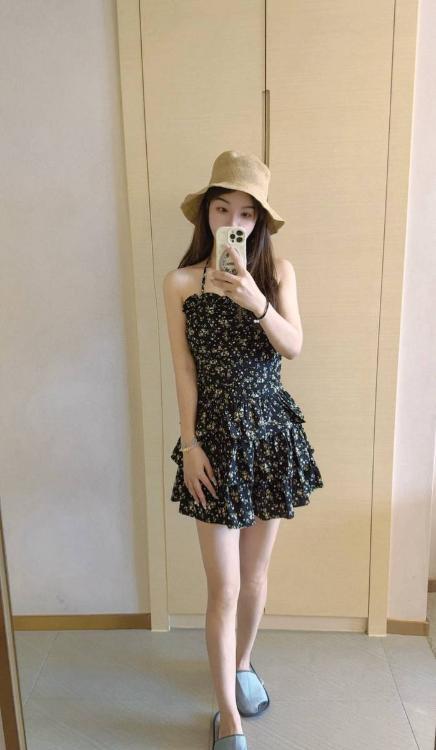 苗条身材颜值妹子