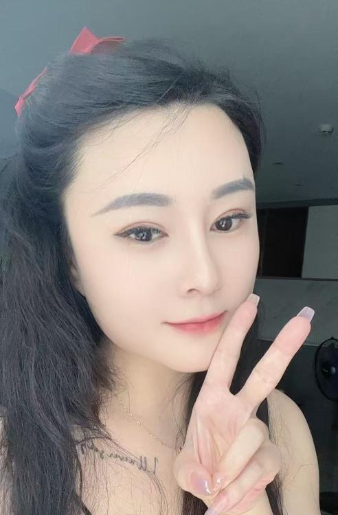 黑长直御姐静静