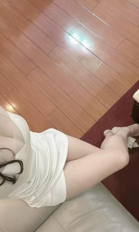 黑丝骚气十足小姐姐