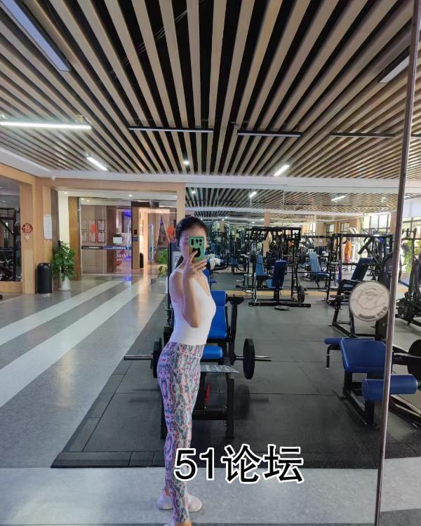 游泳老师小姐姐兼职