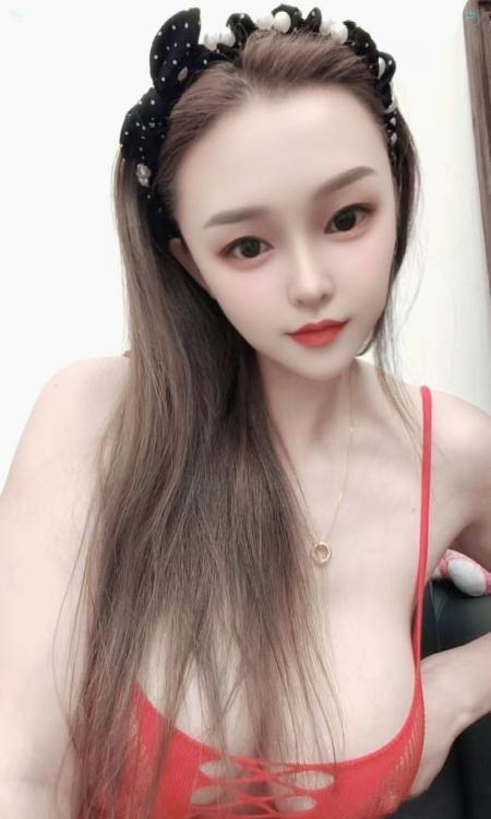 龙华E奶大波丹妮