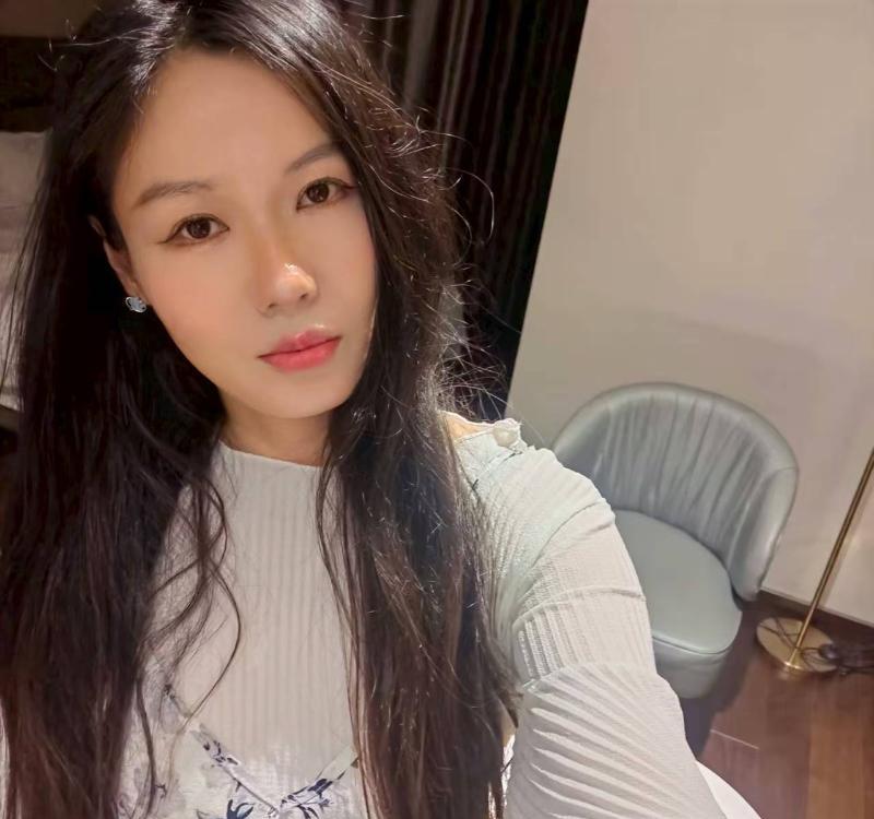 光谷步行街媚老师