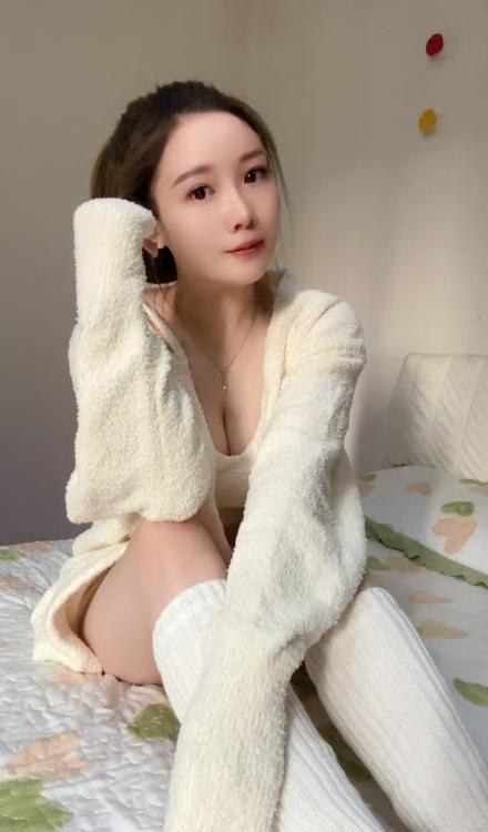 轻熟大胸泡芙姐