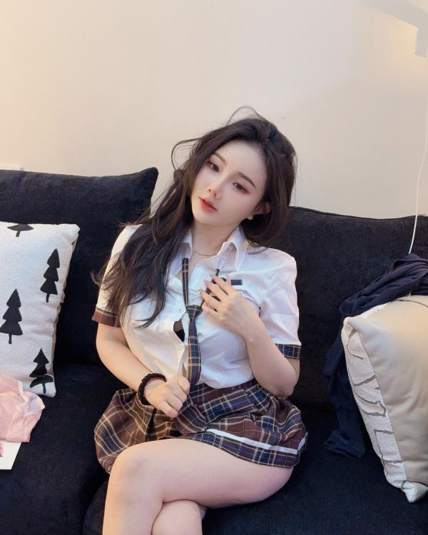 二刷爆乳美少女