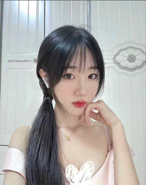 光谷步行街涵涵