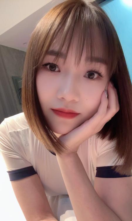 风骚型短发御姐