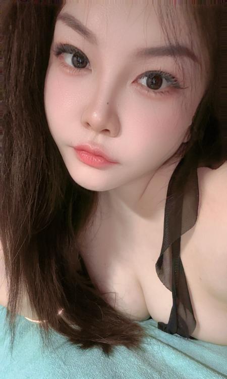 南门性感大胸妹子