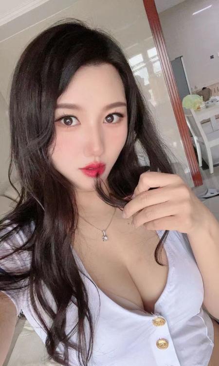 水嫩多汁小桃桃