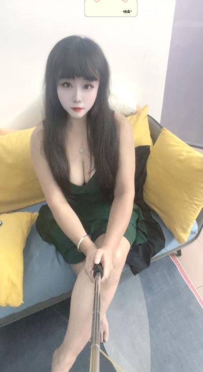 白云丰满美少妇