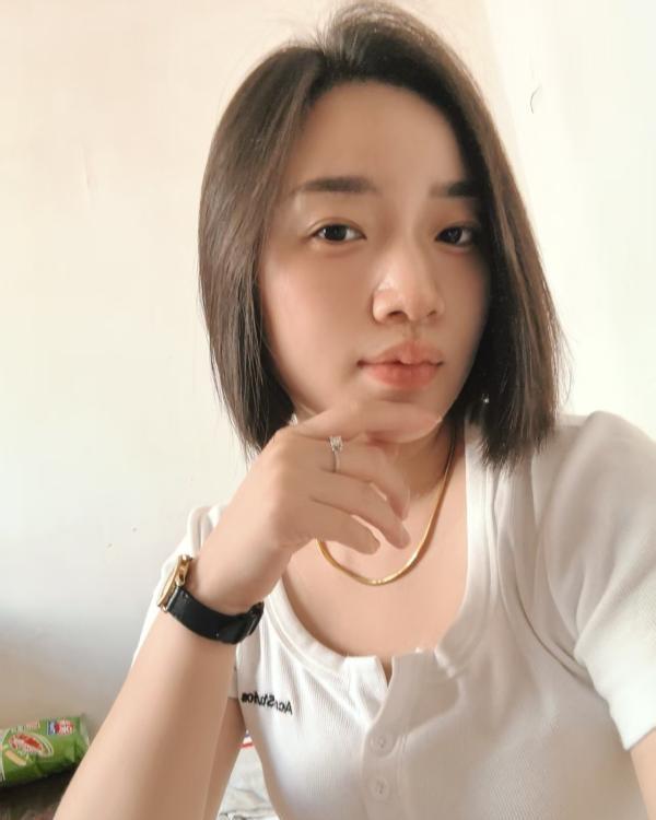 高冷气质美女一枚