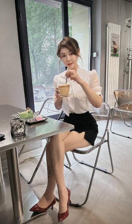 S型性感身材长腿老师