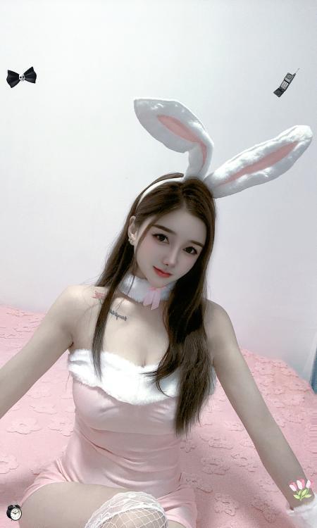 吴中性感美少女