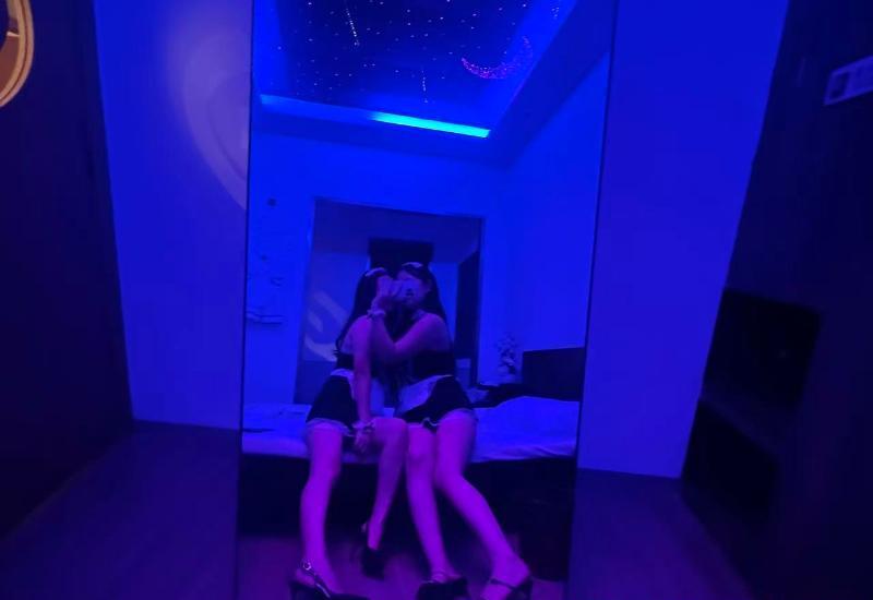 00后中项点点和吖吖