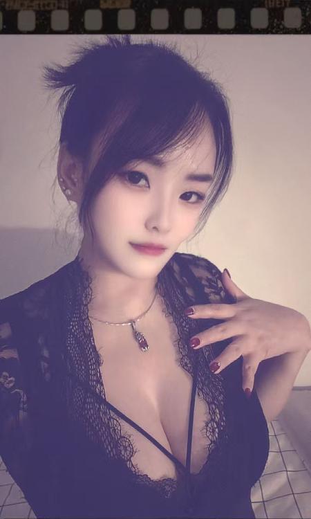 夫子庙大胸美女回归