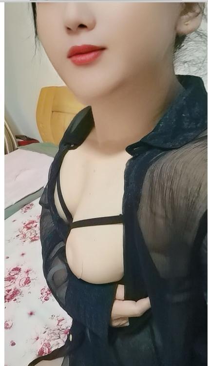 骚气大胸肥臀离异少妇