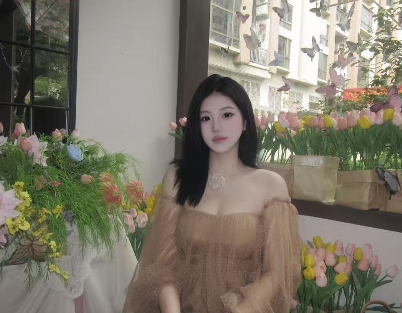 福田长腿大胸嫩妹