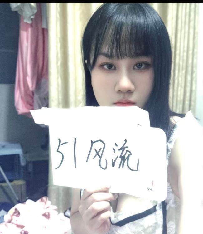 西安粉嫩翘臀灵儿