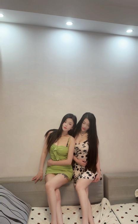 虎丘双飞长腿姐妹花