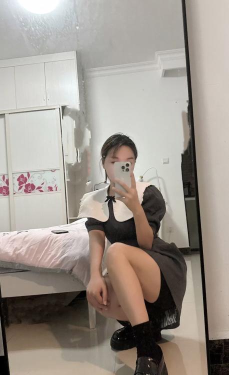 越秀轻熟丰满诗姐