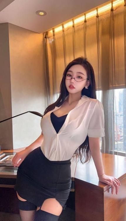 性感小蛮腰御姐服务