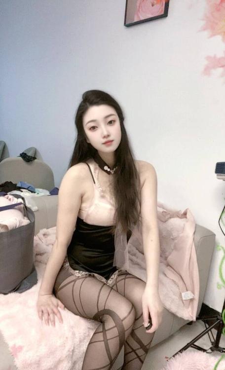 长腿御姐小骚骚